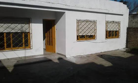 Alquiler Ph 3 Ambientes Con Patio. Pablo Podesta