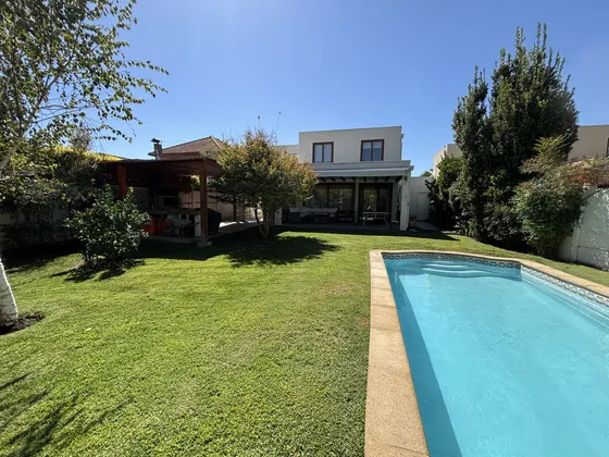 Santa Elena, No Perimetral, Piscina Y Quincho