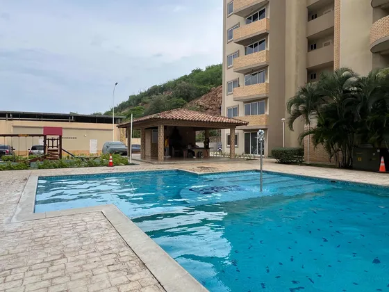 Apartamento En Venta Colina Club Colinas Del Neveri Barcelon