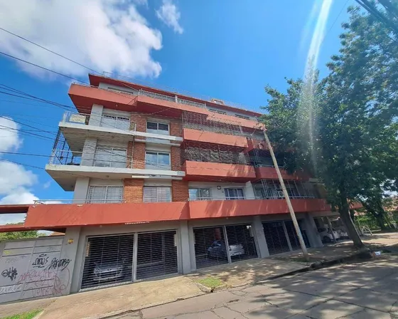 Depto De 2 Ambientes Con Cochera En Excelente Ubicacion - Monte Grande