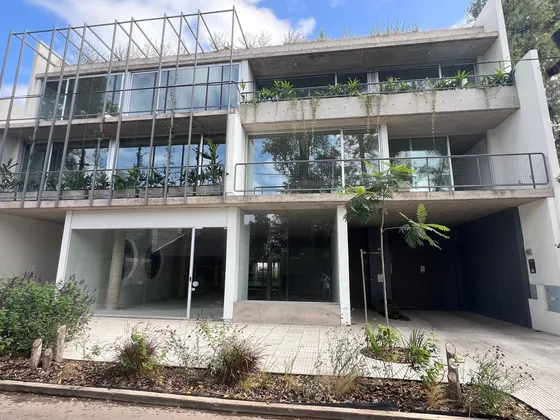 Venta Oficina C/cochera  Y Balcón- P. Leloir