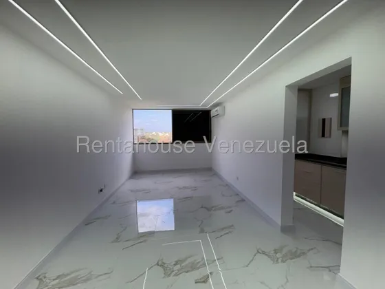 Remodelado Oportunidad En La Bonita 25-18818