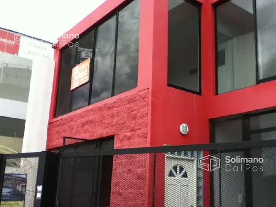 Excelente Edificio De 171 Mts Cub Mas Terraza Libre De 70 Mts En Villa Adelina