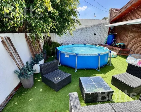 Venta Ph 5 Dormitorios  Quincho - Sarandi
