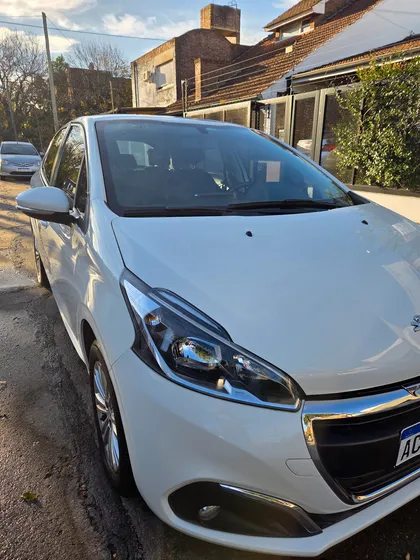 Peugeot 208 1.6 Allure Nav Tiptronic
