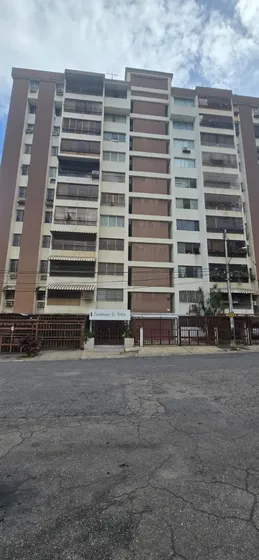 Venta En Urb Calicanto Resd. La Colina Maracay,   121,67 Mts² Estado Aragua   022js  