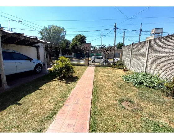 Casa En Venta Con Terreno De 10 X 30 En Laferrere