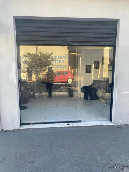 Salão Comercial Com Banheiro