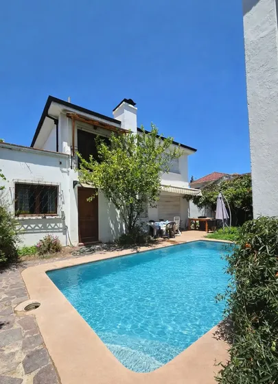 Amplia Casa Familiar Con Segunda Vivienda Independiente