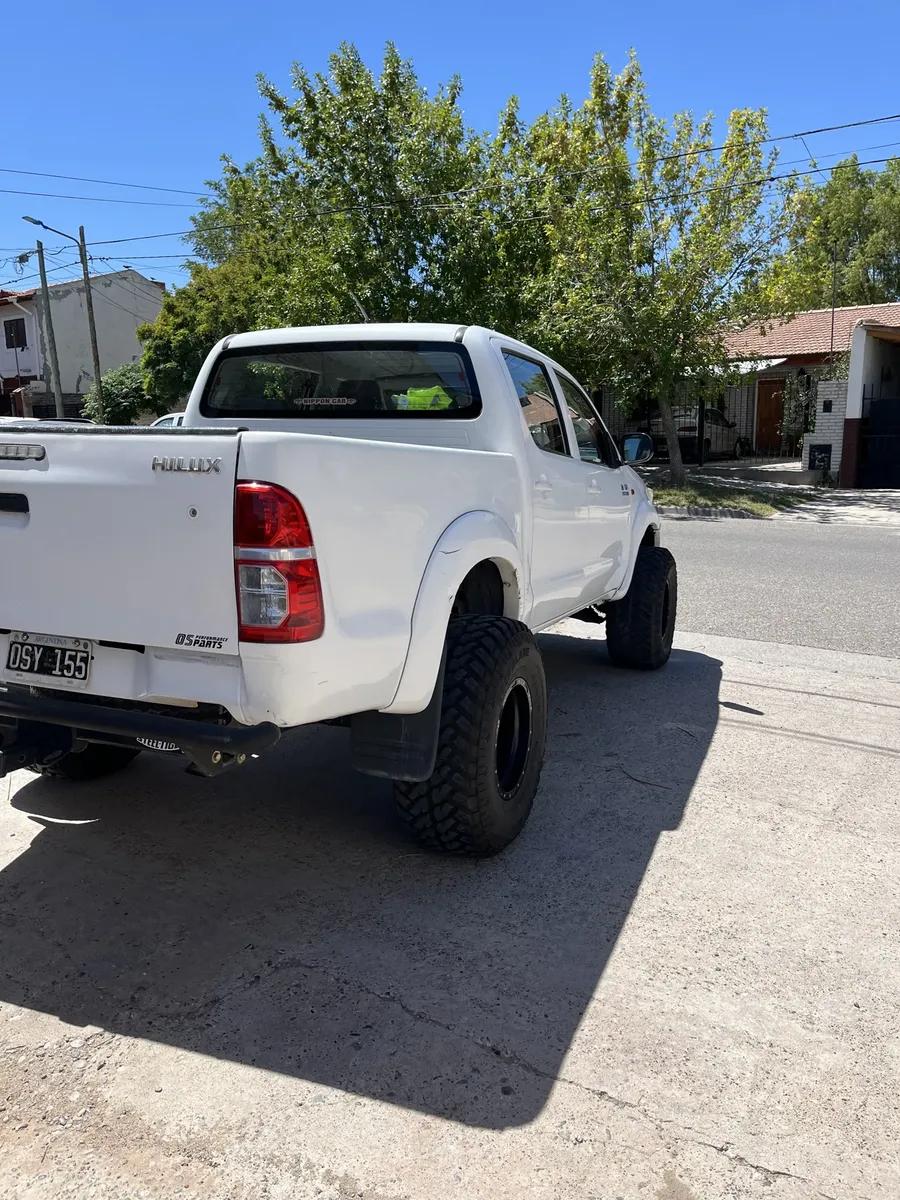Hilux Sr 4x4535074118630133766