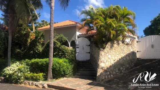 Hermosa Villa En Costambar