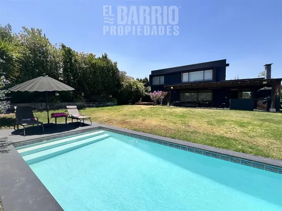 Casa En Venta De 4 Dorm. Mas Servicios Y Escrit Piedra Roja