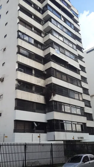 Se Alquila Oficina De 60 Metros En Torre Corporativa Lista Para Entrar , Sin Muebles!