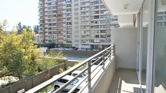 Seminuevo, Con Estacionamiento, Impecable