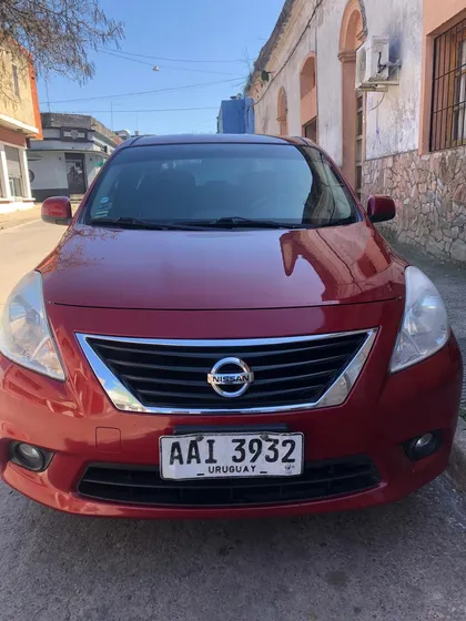 Nissan Versa Extra Full Automatico