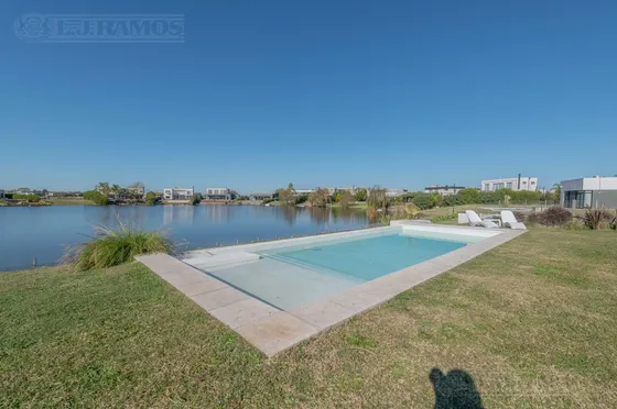 Casa Al Agua A5 San Sebastian Con Escritura Mb