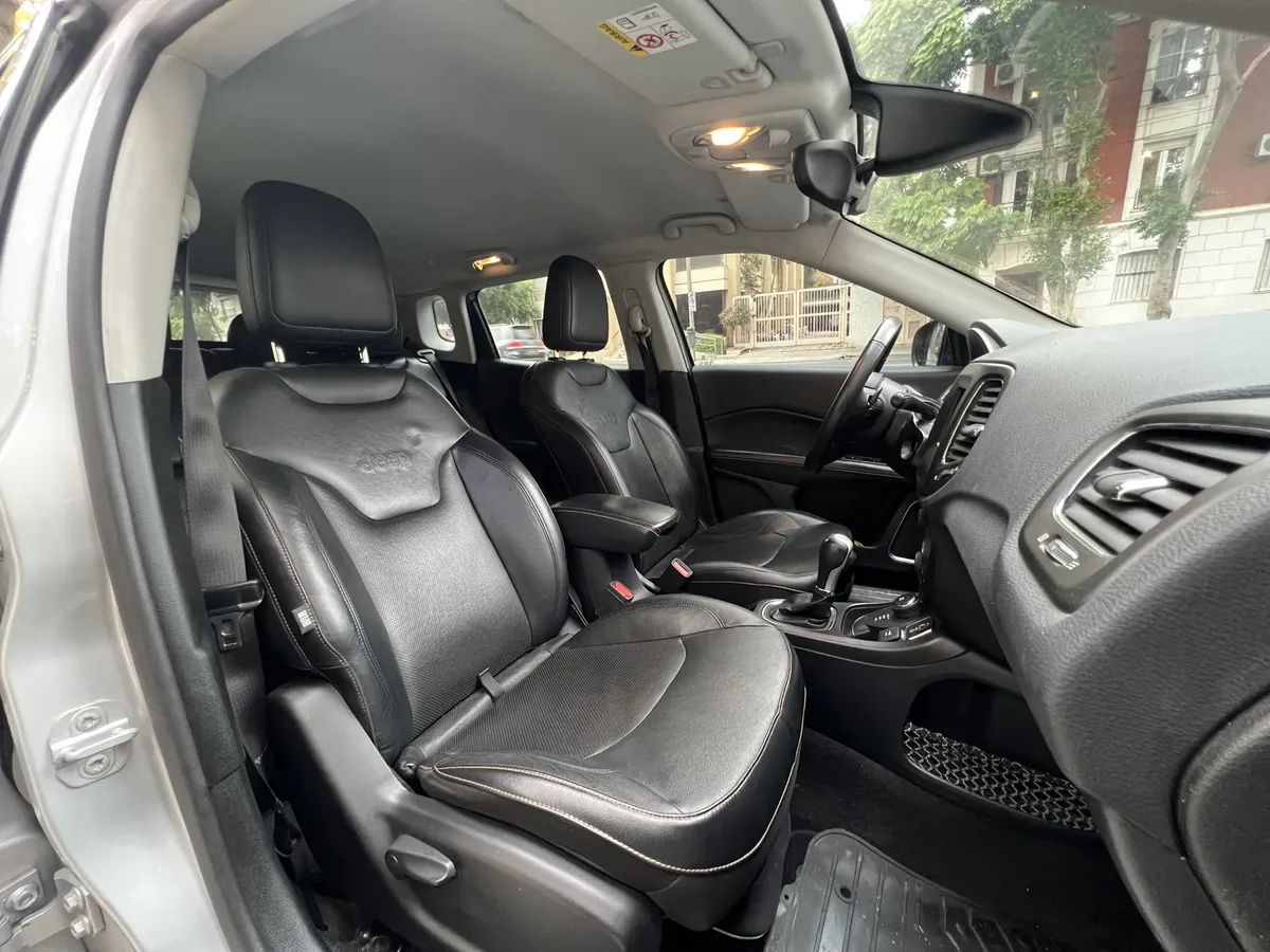 Jeep Compass 2.4 Longitude Plus 4X45160120891434803220