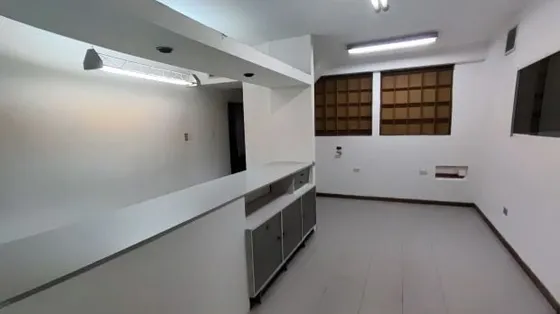 Local Comercial En Alquiler En La Urbina 