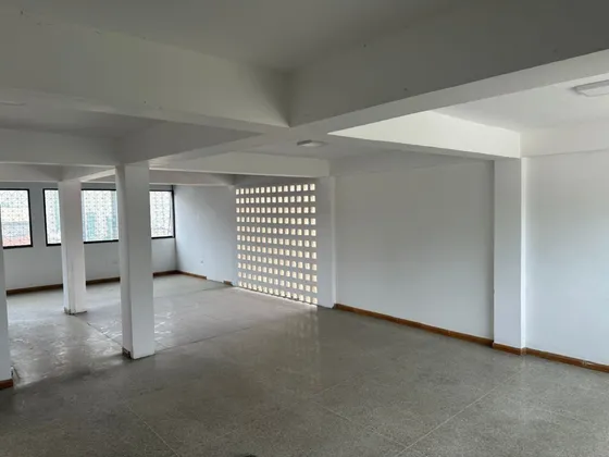 Edificio Comercial En San Martin Alquiler Mls #25-24063