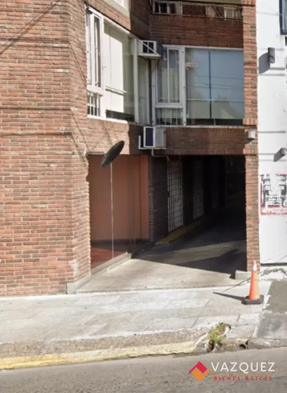 Cochera Cubierta Con Baulera Centro De Moron
