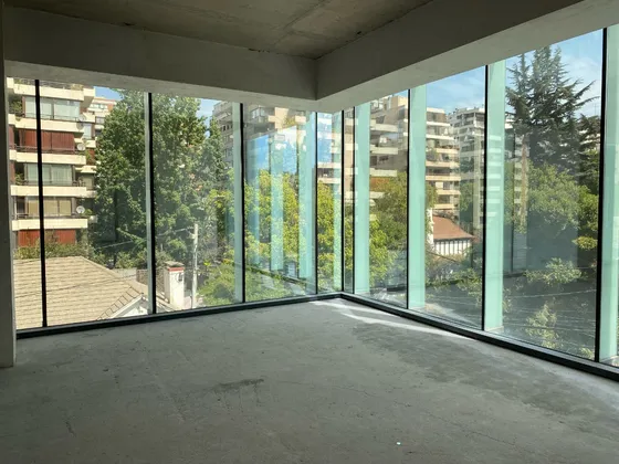 Excelente Oficina Ubicada En Vitacura
