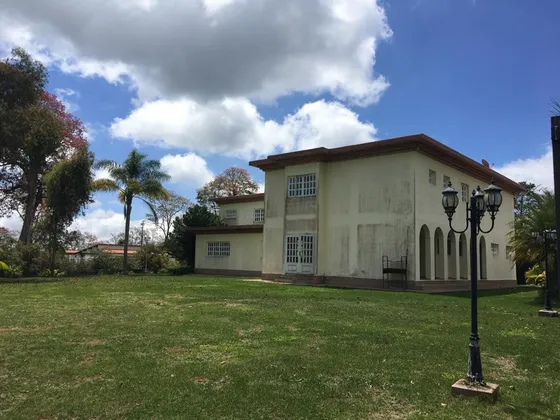 San Diego De Los Altos Venta Espectacular Casa En Zona Tranquila . Inf. Ma. Fda.