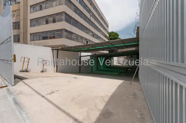 Galpon En Alquiler Y Venta En Boleita Sur A Pie De Calle Mls #25-24410 Dreidy G