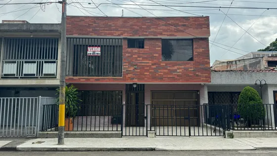 Casa De Dos Pisos Con Apartamentos En Venta Barrio El Recreo Palmira