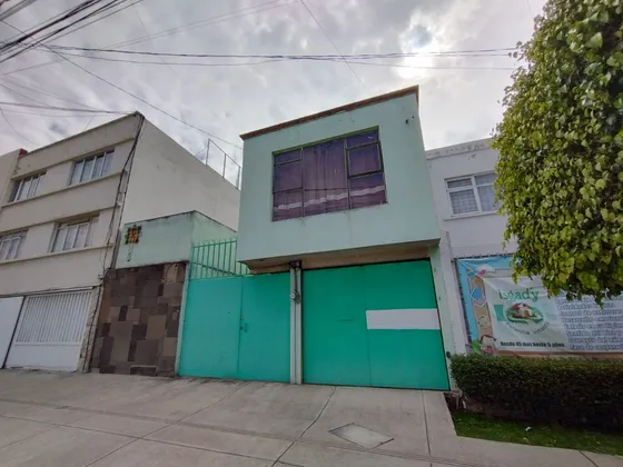  Casa Amplia Y Terreno Adicional  Con Gran Ubicación En Puebla