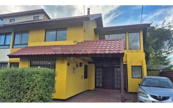 Casa Amplia En Huertos Familiares