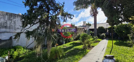 Venta Muy Buena Casa 3 Ambientes Con Cochera Y Jardín