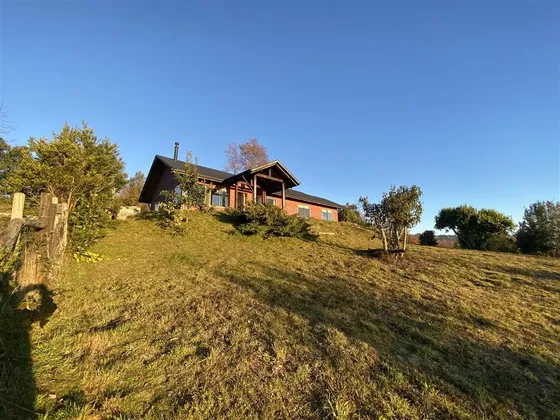 Casa Con Vista Al Lago Y En Camino Villarica-pucon