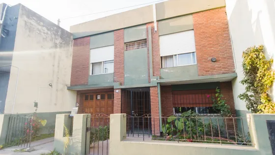Venta Casa 3 Dormitorios Villa Mitre Con Cochera