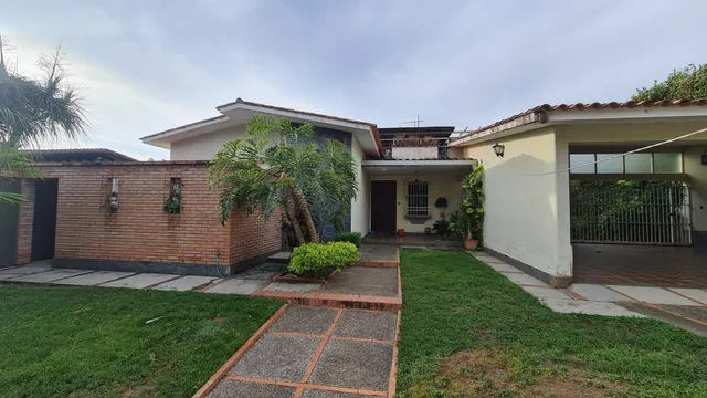 Casa En Calle Cerrada, Colinas De Guataparo G.g