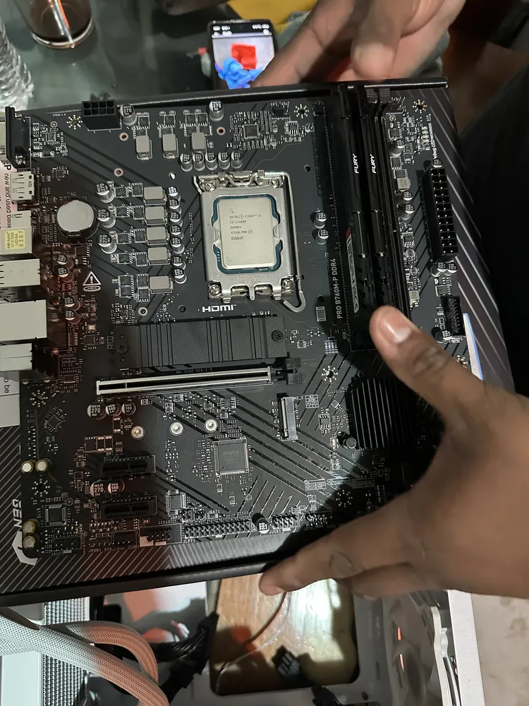Processador Intel Core i3-13100F 4 Núcleos 4.5GHz PCIe 5.0 DDR5