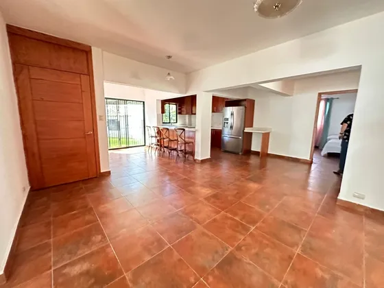 Villa En Venta En Jarabacoa Con Diseño Moderno Vista Al Rio.