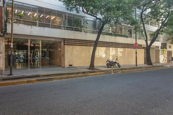Cochera Semi Descubierta En Almagro