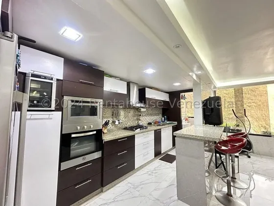 Urbanizacion Colinas De La Tahona, Caracas Mls #24-17336