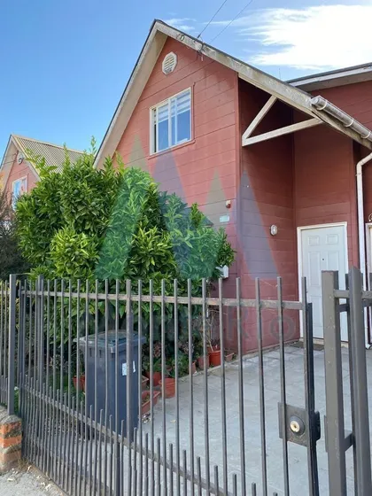 Casa En Venta De 3 Dorm. En Valdivia