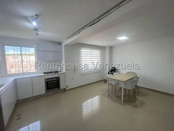 Fredxia Castillo Vende Bello Apartamento Moderno En Ciudad Roca, Zona Este De Barquisimeto # 25-24120