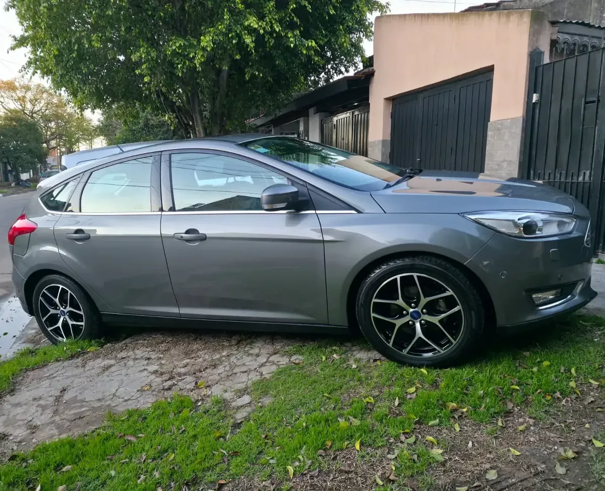 Ford Focus III 2.0 Titanium Manual Transmission