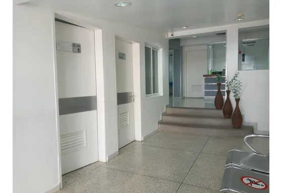 Clínica En Venta En Los Colorados Valencia Mc- 8370214