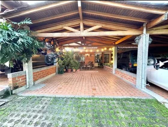 Excelente Casa En Envigado, Unidad Cerrada