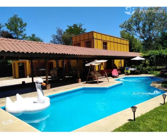 Casa En Venta De 4 Dorm. En Colbún