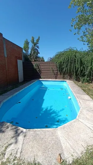 Casa En  Venta-3 Dormitorios-3 Baños-pileta-quincho Con Asador-unquillo