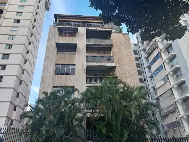 Vendo Penthouse En Los Palos Grandes Remodelado 