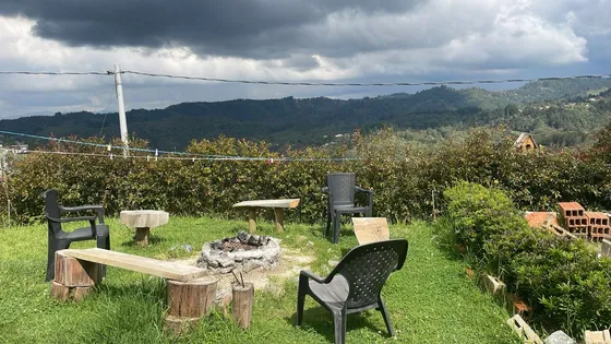 Hermosa Casa Finca En Santa Elena, Vereda Barro Blanco Sector La Felipa