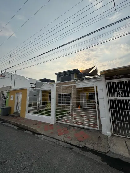 Casa En Venta En La Morita 1 Urb Los Astros 04js