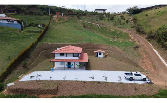 Vendo Casa Finca Campestre Marinilla, Vía Al Peñol 6.500 M2 Hsz