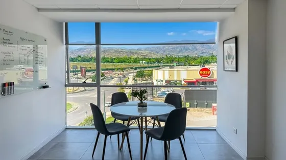 Oficina Profesional De 24 M2 -puertas De Chicureo